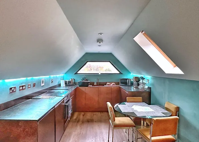 Chy Glynn. Luxury Lodge With Hot Tub And Views.
