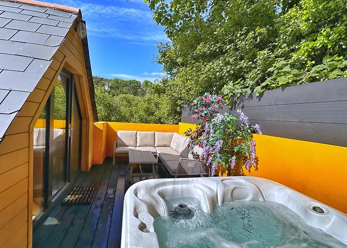 Chy Glynn. Luxury Lodge With Hot Tub And Views.