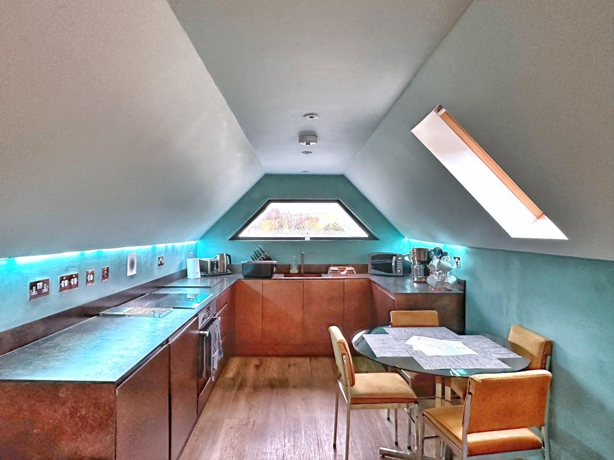Holiday home Chy Glynn. Luxury With Hot Tub And Views.