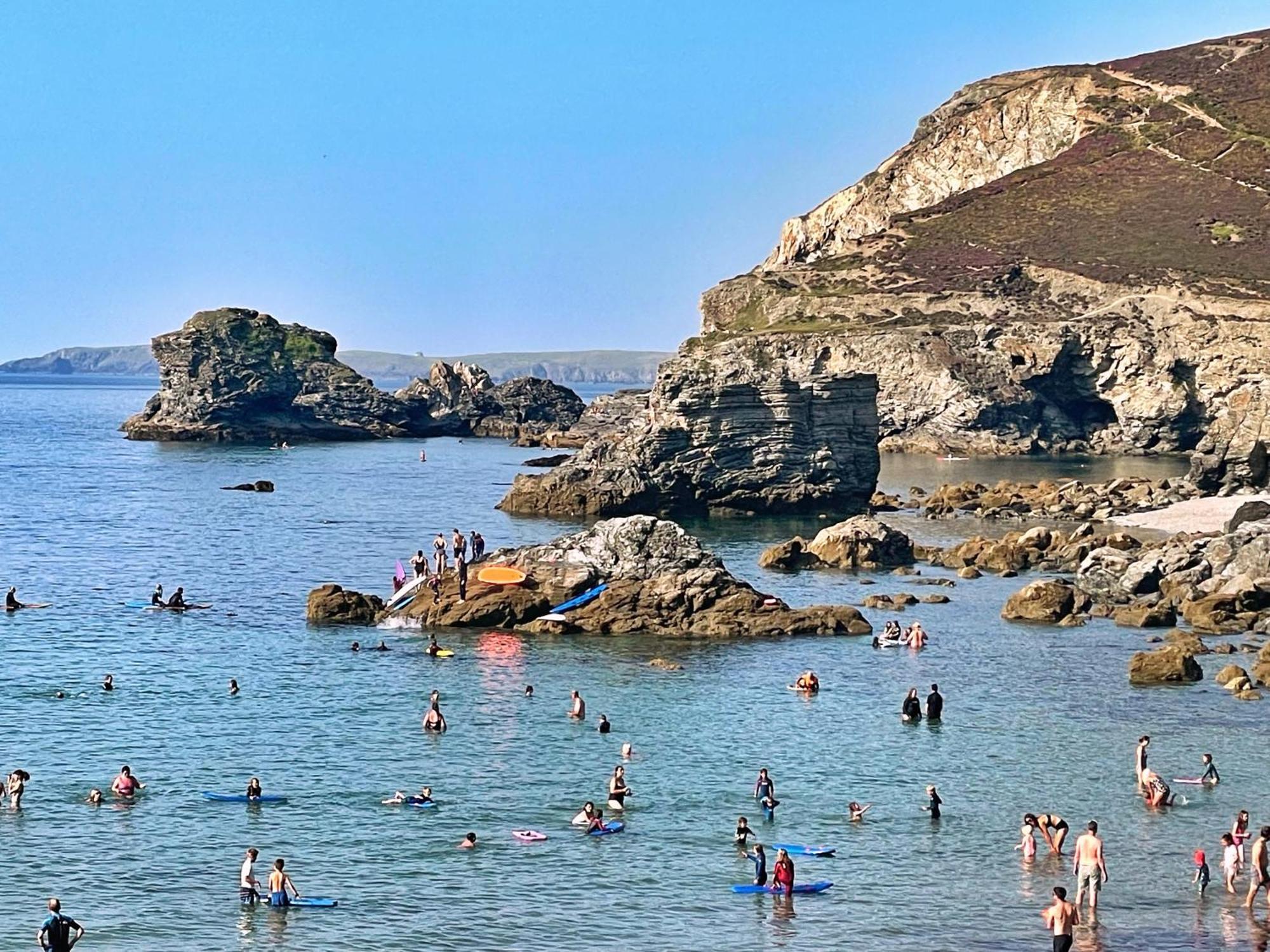 Holiday home Chy Glynn. Luxury With Hot Tub And Views. St Agnes (Cornwall)