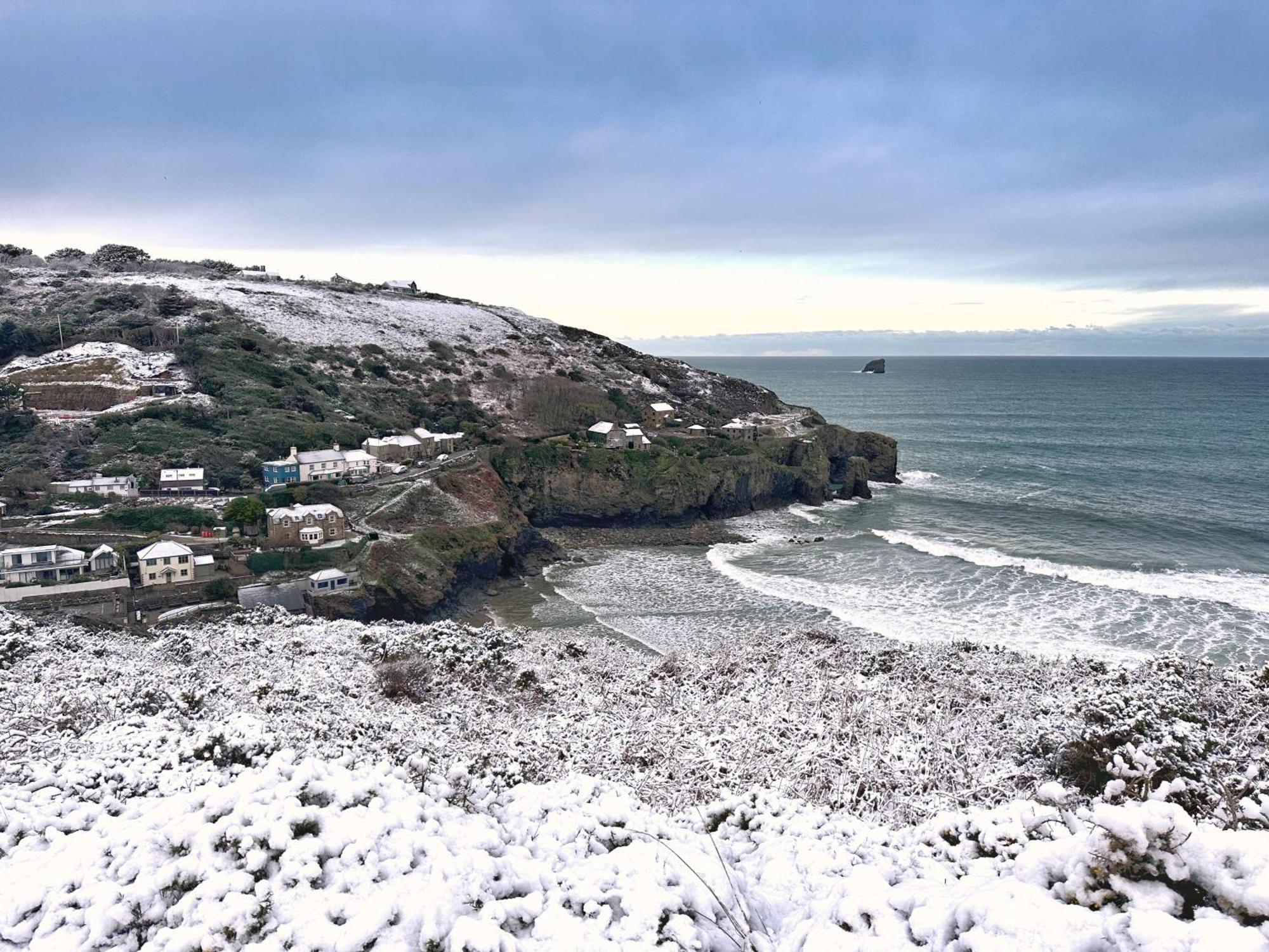 Chy Glynn. Luxury With Hot Tub And Views. St Agnes (Cornwall)