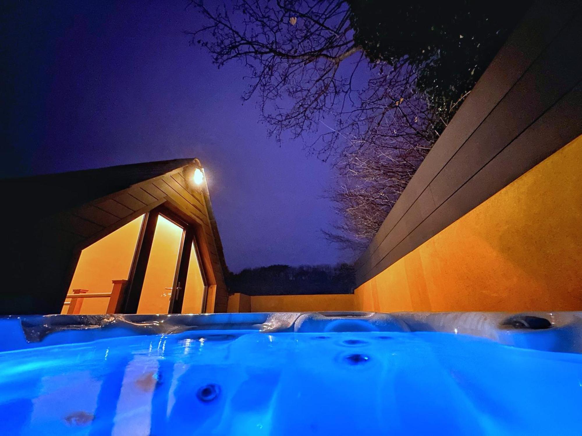 Chy Glynn. Luxury With Hot Tub And Views. * St Agnes (Cornwall)