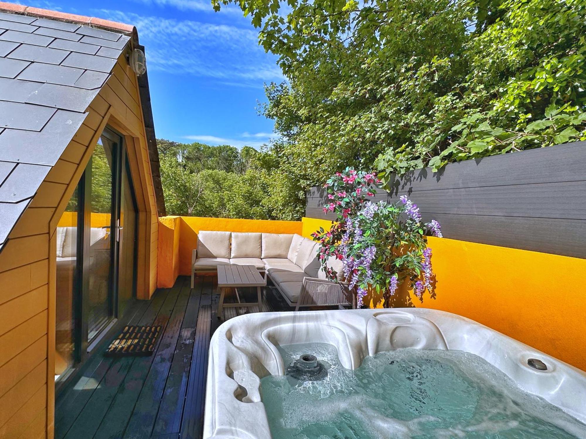 Chy Glynn. Luxury With Hot Tub And Views. St Agnes (Cornwall)